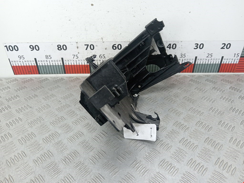 Кронштейн фары правый BMW 5er 5 серия F10/F11/F07 2009-2017