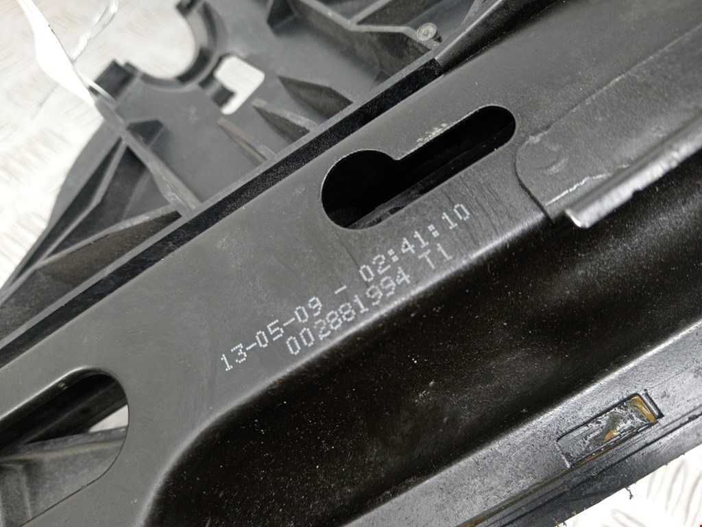 Кронштейн фары правый BMW 5er 5 серия F10/F11/F07 2009-2017