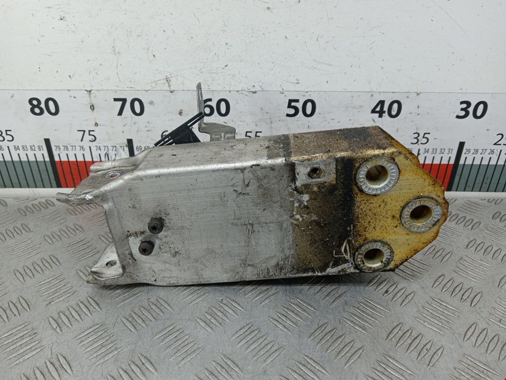 Кронштейн усилителя переднего бампера BMW 5-Series (F07/F10/F11/F18) (2009-2017)