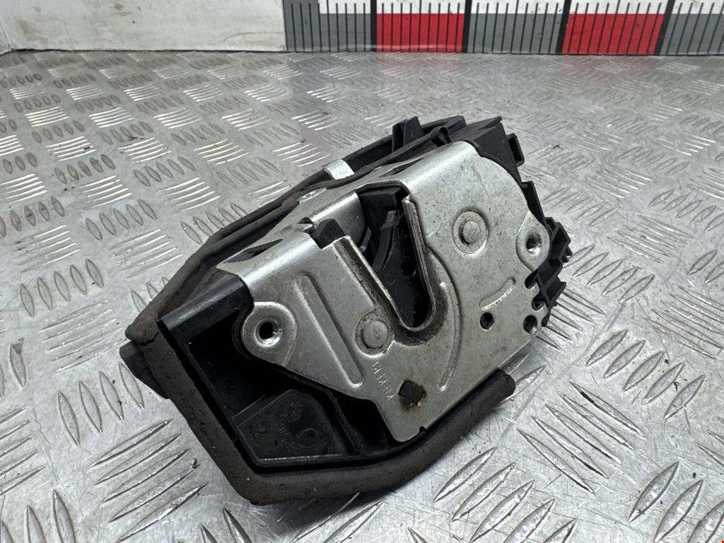 Замок двери задней левой BMW 5er 5 серия GT F07 2009-2016