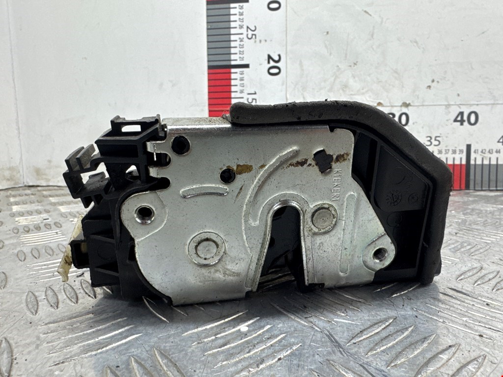 Замок двери передней левой BMW 5er 5 серия F10/F11/F07 2009-2017