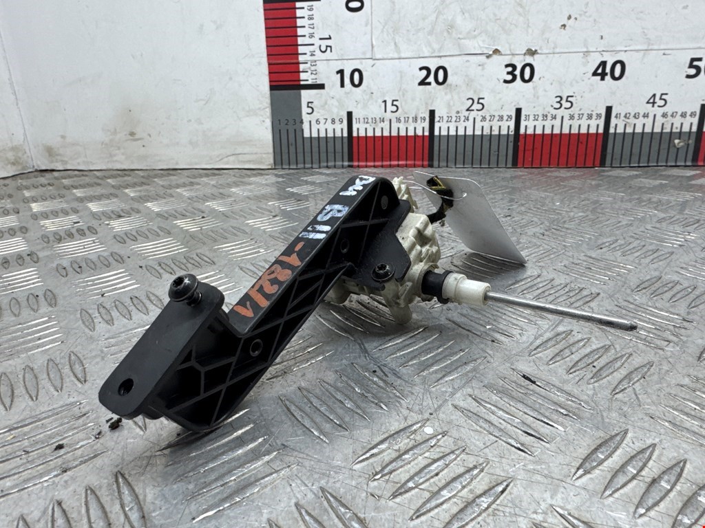 Активатор замка бензобака MERCEDES-BENZ B-Class W245 2005-2011