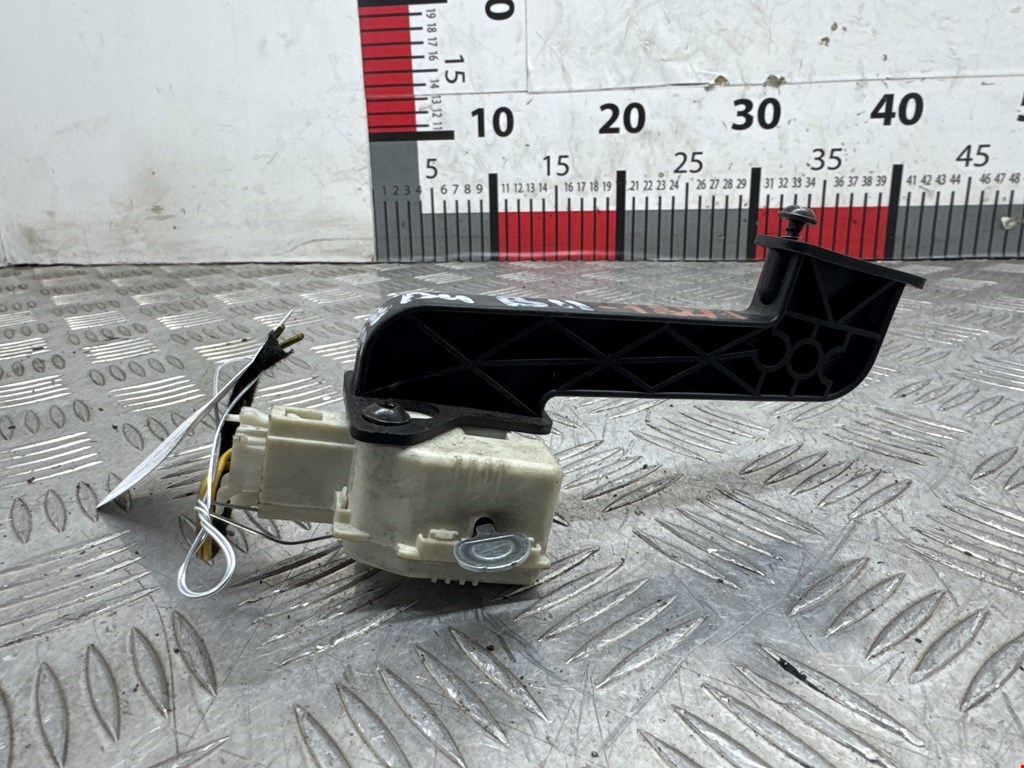 Активатор замка бензобака MERCEDES-BENZ B-Class W245 2005-2011