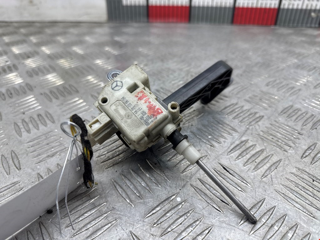 Активатор замка бензобака MERCEDES-BENZ B-Class W245 2005-2011