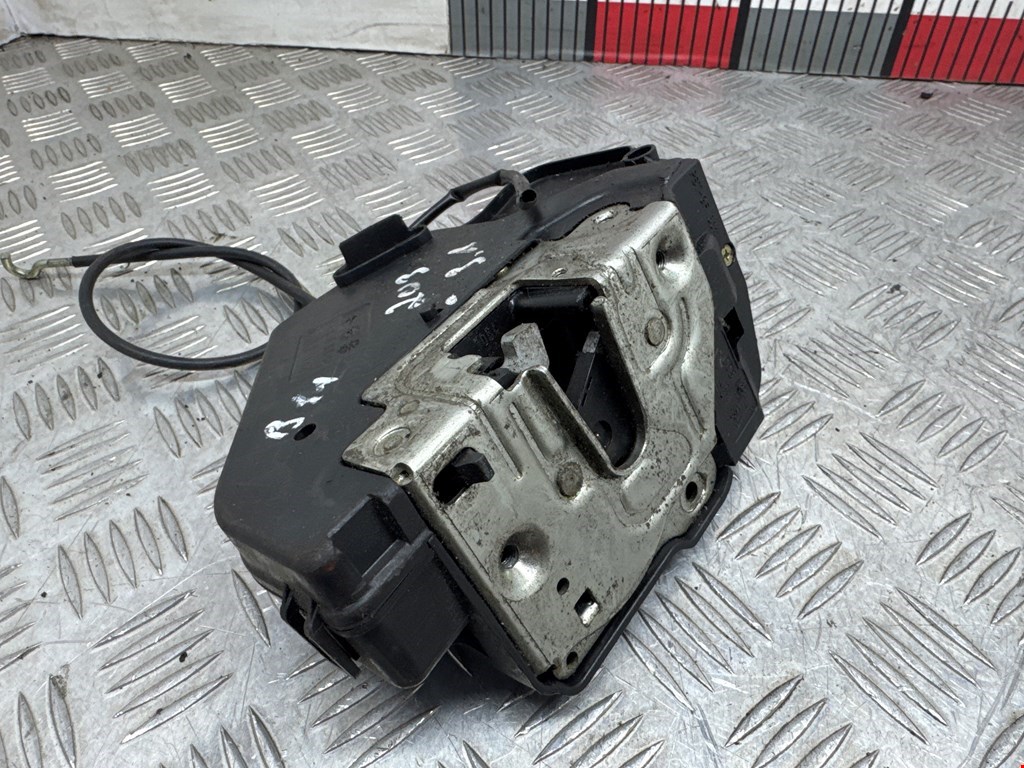 Замок двери задней левой MERCEDES-BENZ C-Class C-klasse W203 2000-2007