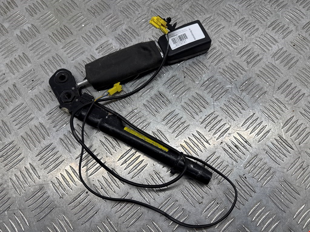 Замок ремня безопасности (преднатяжитель ремня безопасности) Mercedes S-Class (W221) (2005-2013)