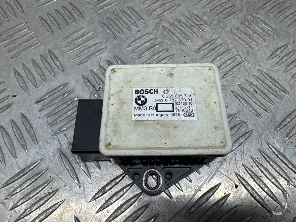 Датчик ускорения (курсовой устойчивости уровня оборотов) BMW X5 (E70) (2006-2013)