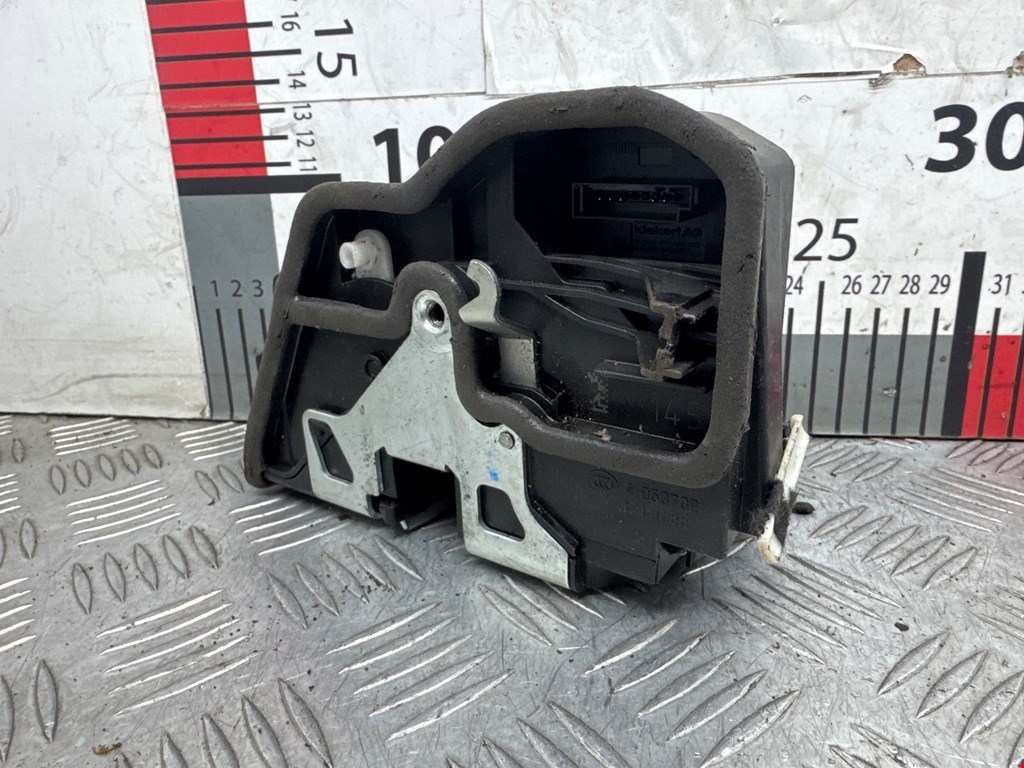 Замок двери передней левой BMW 5er 5 серия F10/F11/F07 2009-2017