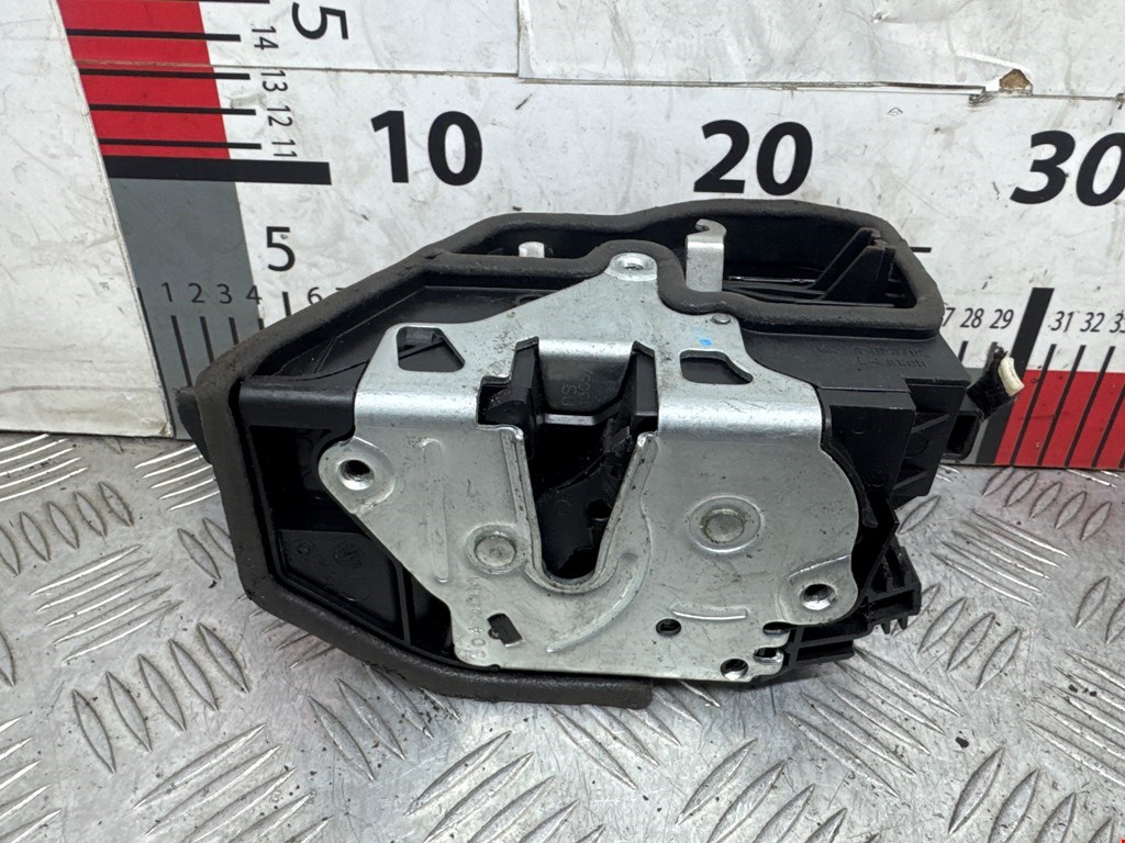 Замок двери передней левой BMW 5er 5 серия F10/F11/F07 2009-2017