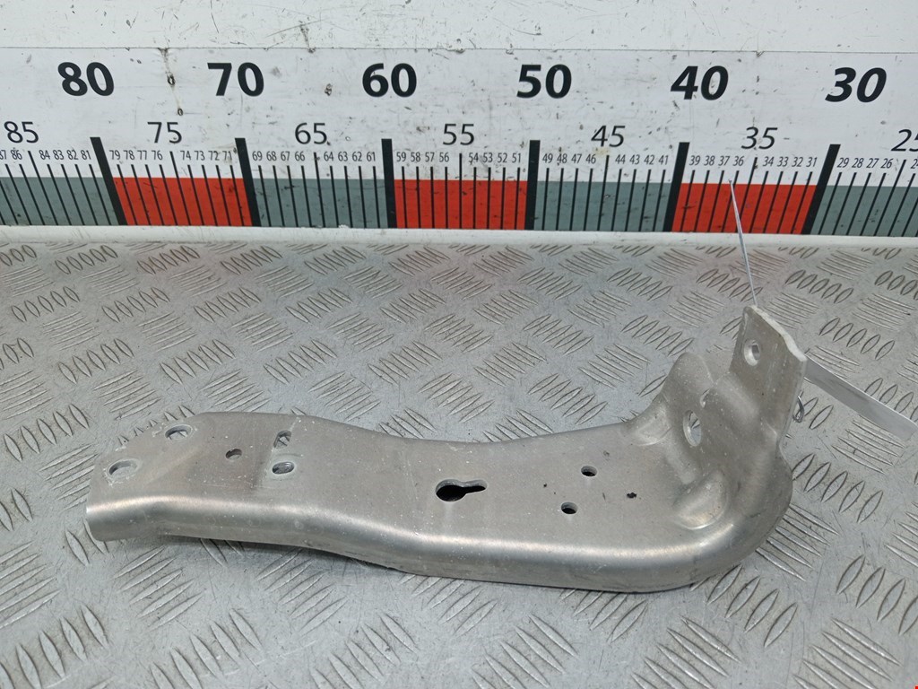 Кронштейн усилителя переднего бампера BMW 2-Series Gran Tourer (F46) (2015-2018)