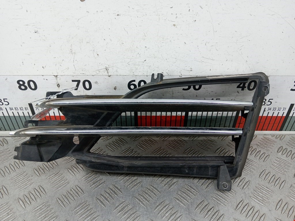 Люверс левый бампера переднего Tesla Model S (2012-2023)