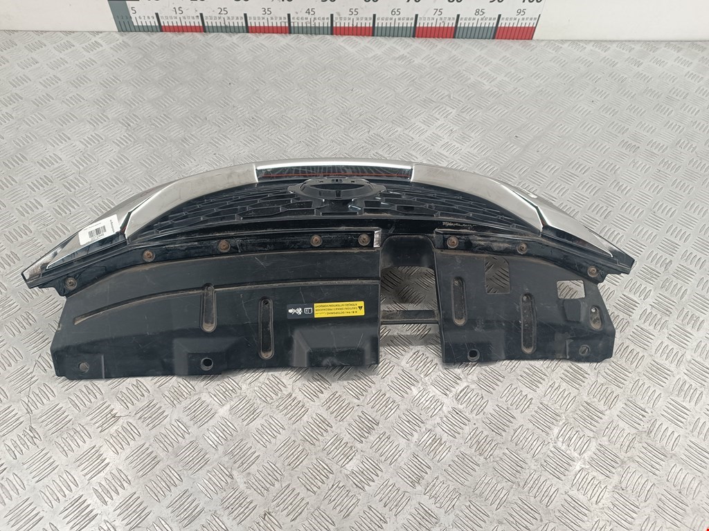 Решетка радиатора NISSAN Qashqai J11 2013-2022