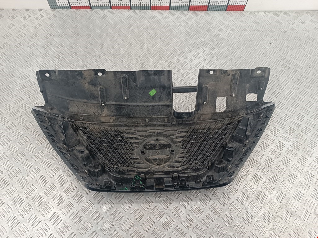 Решетка радиатора NISSAN Qashqai J11 2013-2022