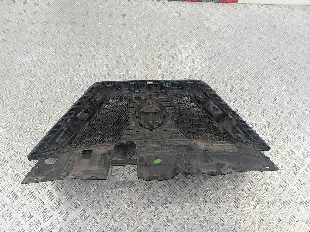 Решетка радиатора NISSAN Qashqai J11 2013-2022