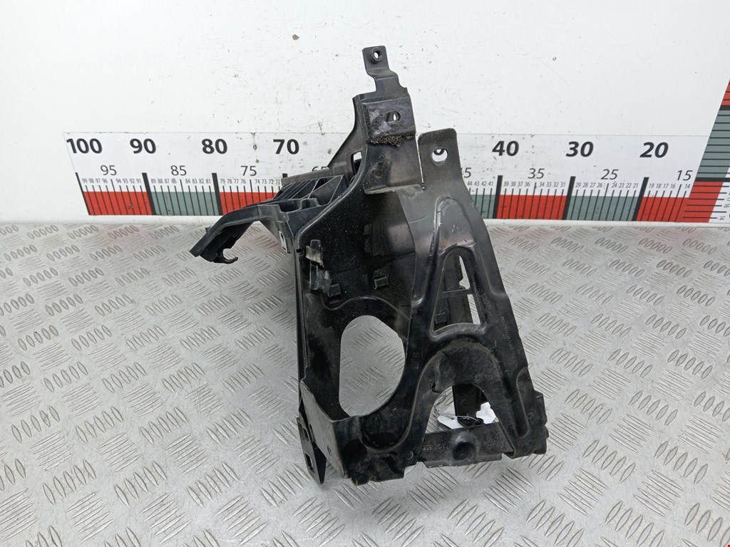 Кронштейн фары левый BMW 5er 5 серия F10/F11/F07 2009-2017