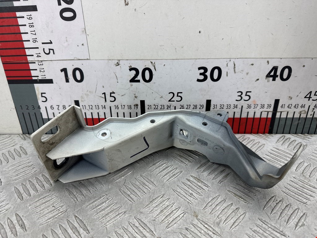 Кронштейн (крепление) фары левый Jaguar XF (X250) (2007-2015)