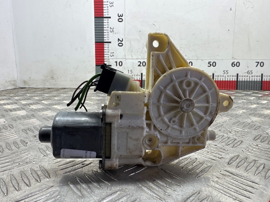 Моторчик стеклоподъемника Mercedes C-Class (W204) (2006-2015)