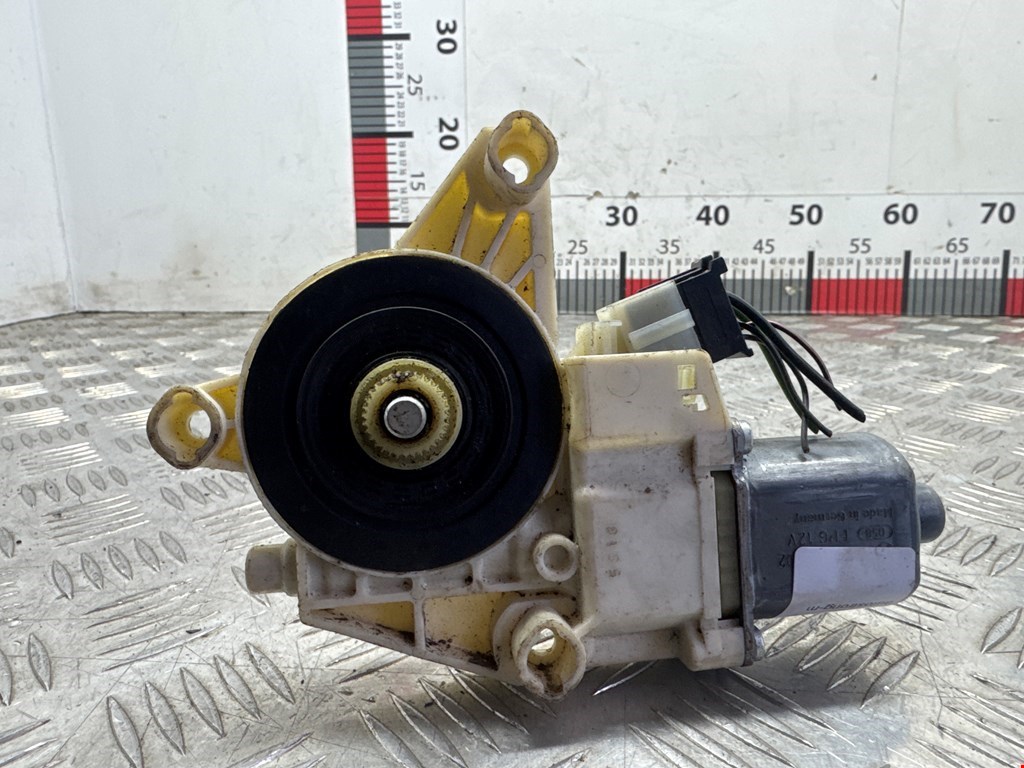 Моторчик (двигатель) стеклоподъемника MERCEDES-BENZ C-Class C-klasse W204 2007-2015