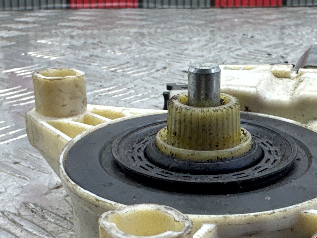 Моторчик (двигатель) стеклоподъемника MERCEDES-BENZ C-Class C-klasse W204 2007-2015