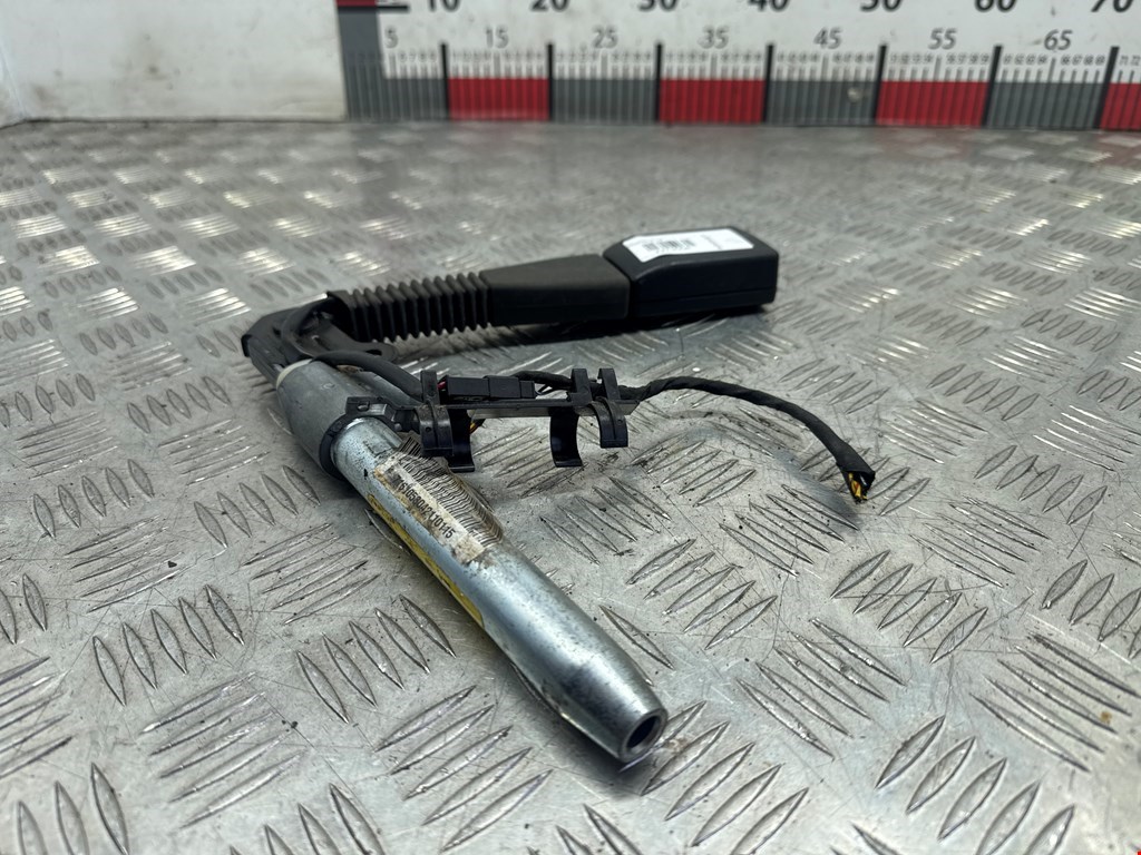 Замок ремня безопасности (преднатяжитель ремня безопасности) BMW X5 (E70) (2006-2013)