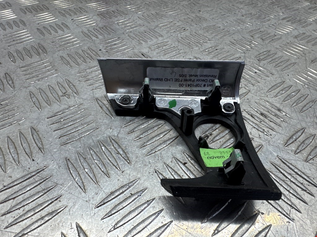 Накладка декоративная BMW X5 E70 2007-2013