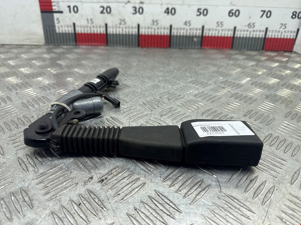 Замок ремня безопасности (преднатяжитель ремня безопасности) BMW X5 (E70) (2006-2013)