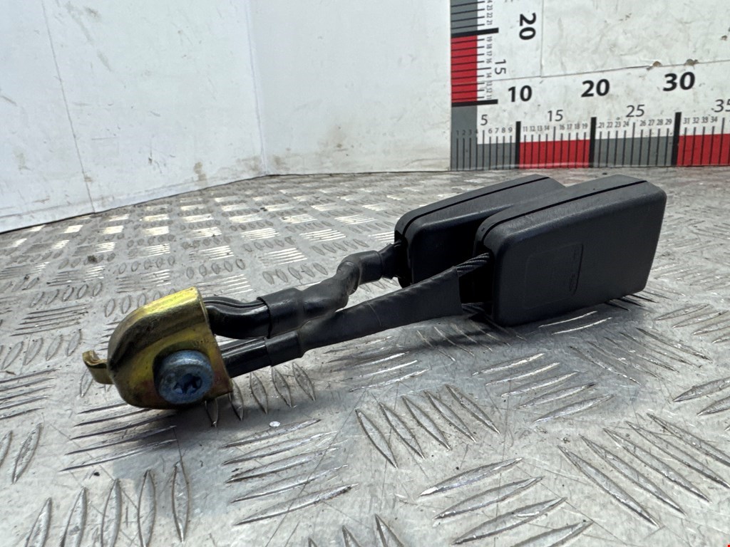 Замок ремня безопасности (преднатяжитель ремня безопасности) Mercedes S-Class (W221) (2005-2013)