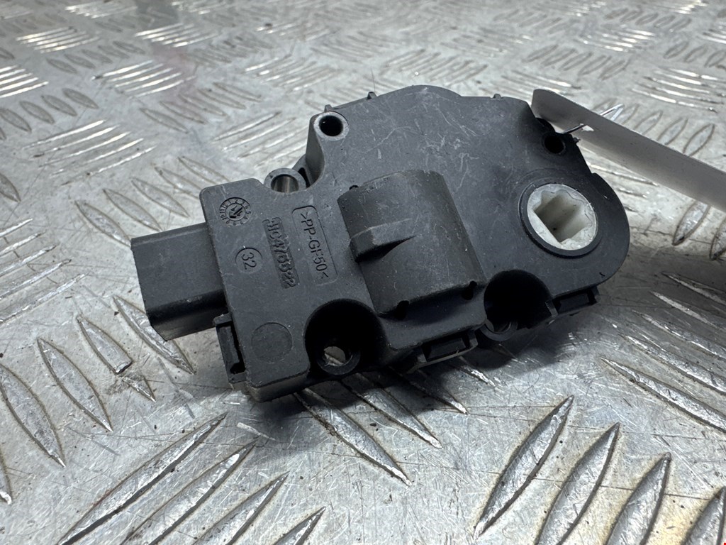 Моторчик заслонки печки BMW 3er F30/F31/F80 2011-2019
