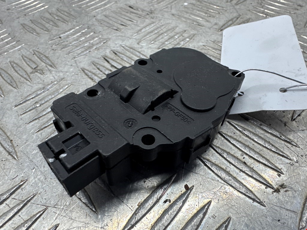 Моторчик заслонки печки BMW 3er F30/F31/F80 2011-2019