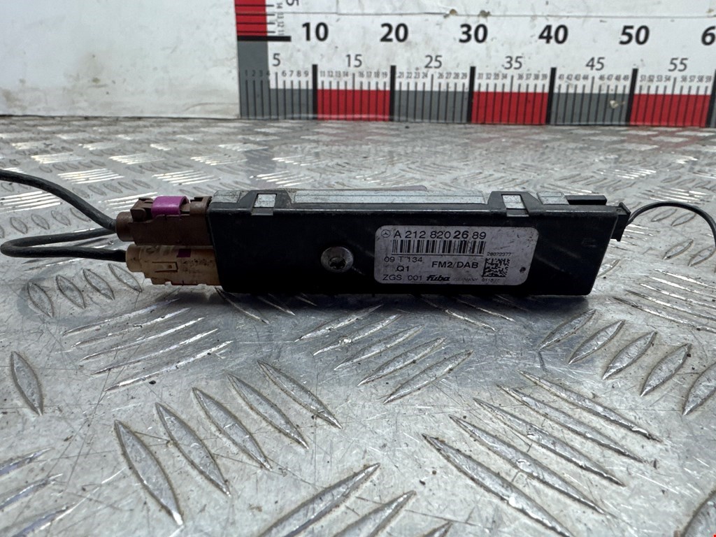 Усилитель антенны Mercedes E-Class (W212) (2009-2016)