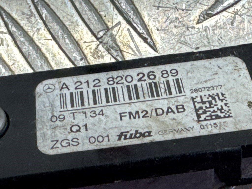 Усилитель антенны MERCEDES-BENZ E-Class W212, S212, C207 2009-2016