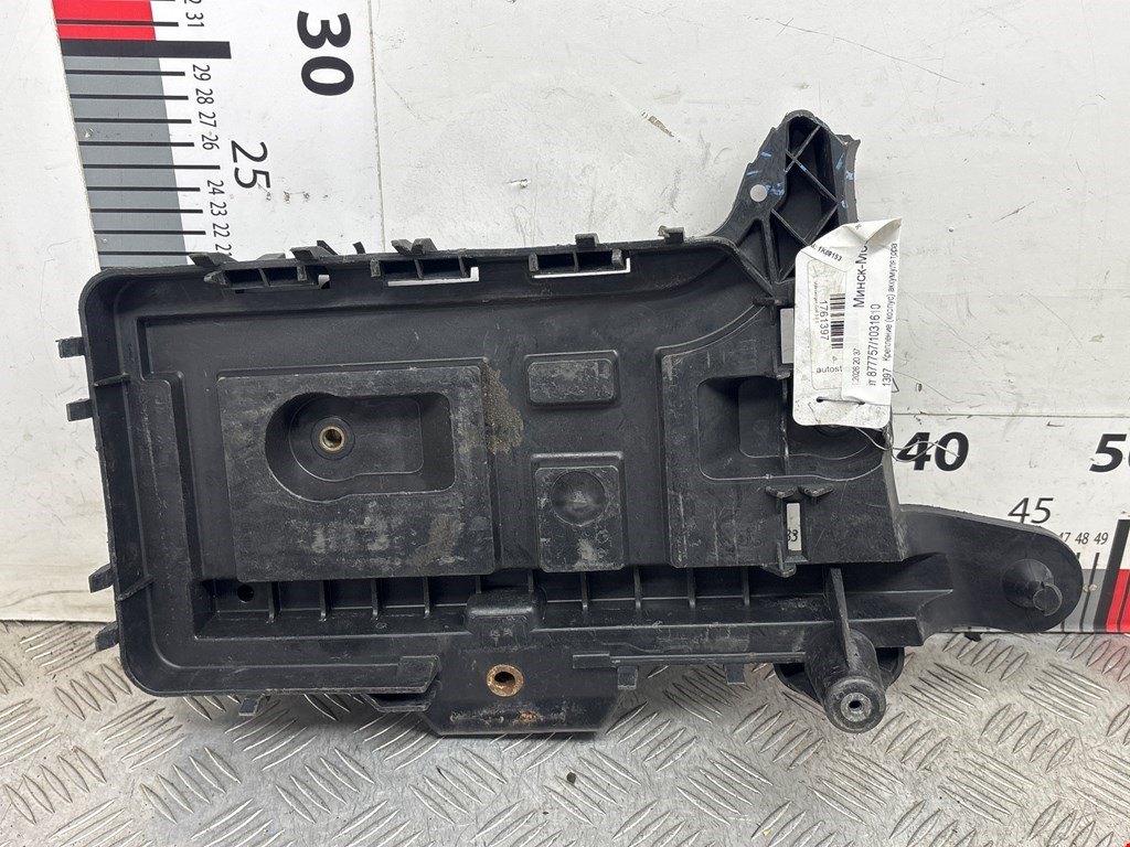 Крепление АКБ (корпус/подставка) VOLKSWAGEN Golf V 2003-2009