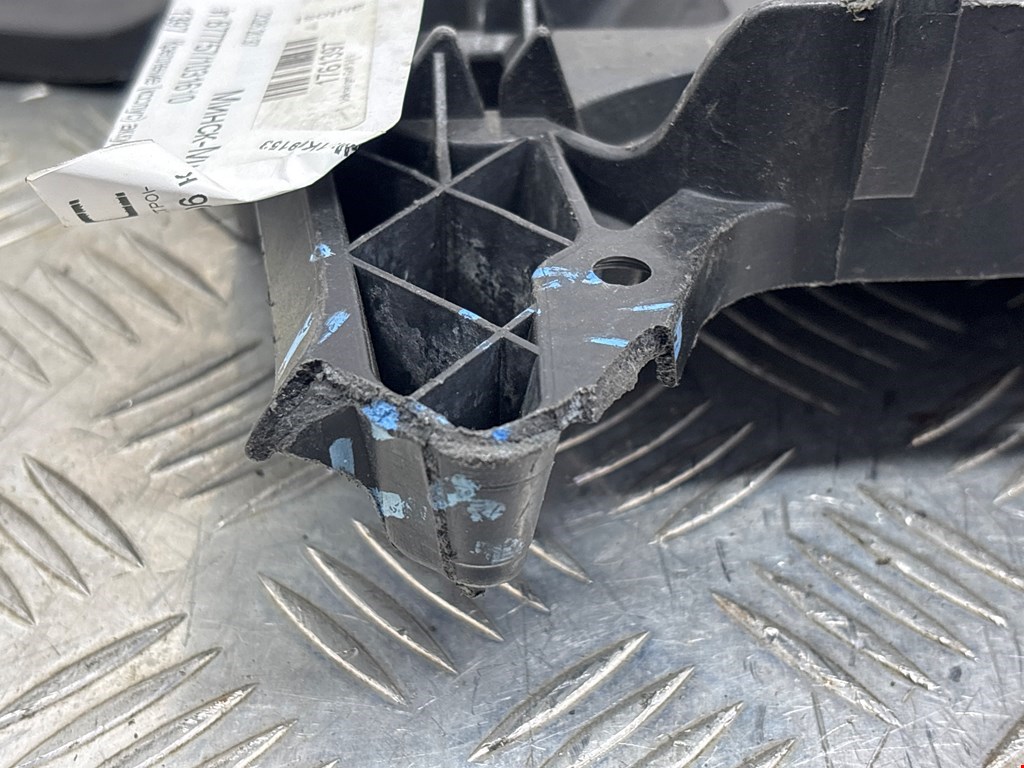 Крепление АКБ (корпус/подставка) VOLKSWAGEN Golf V 2003-2009