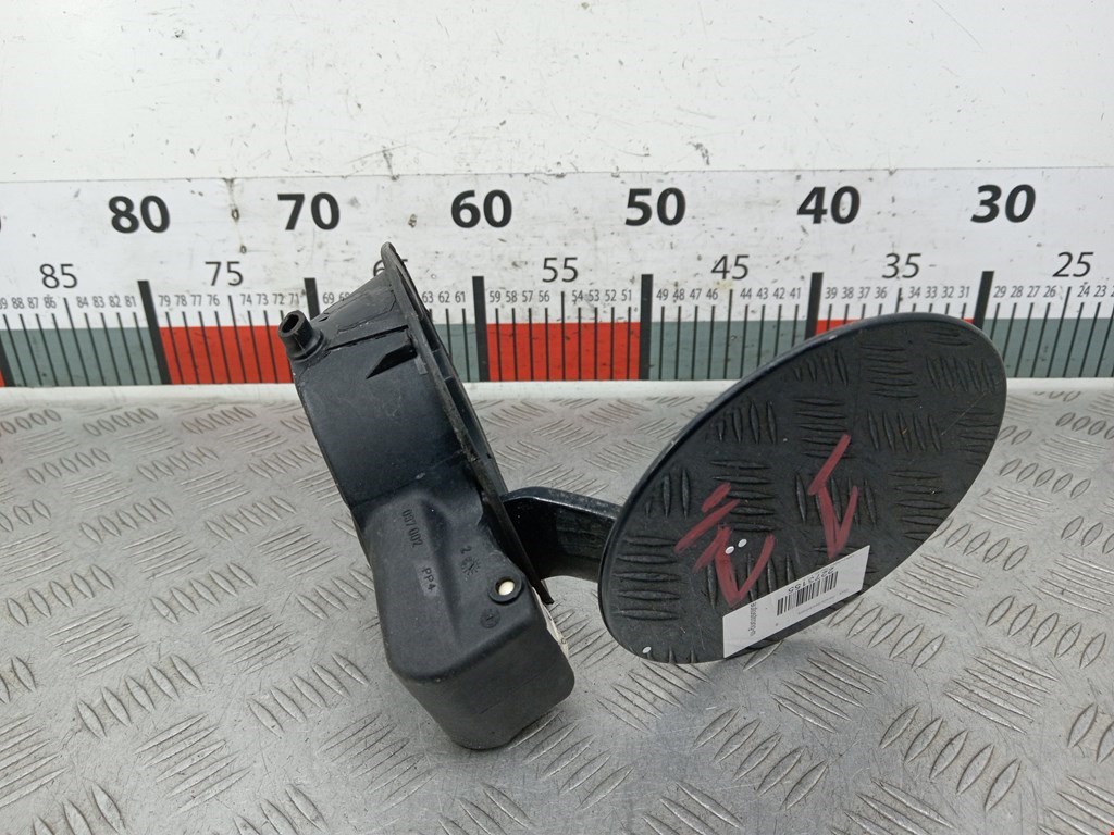 Лючок бензобака VOLKSWAGEN Touran 2003-2010