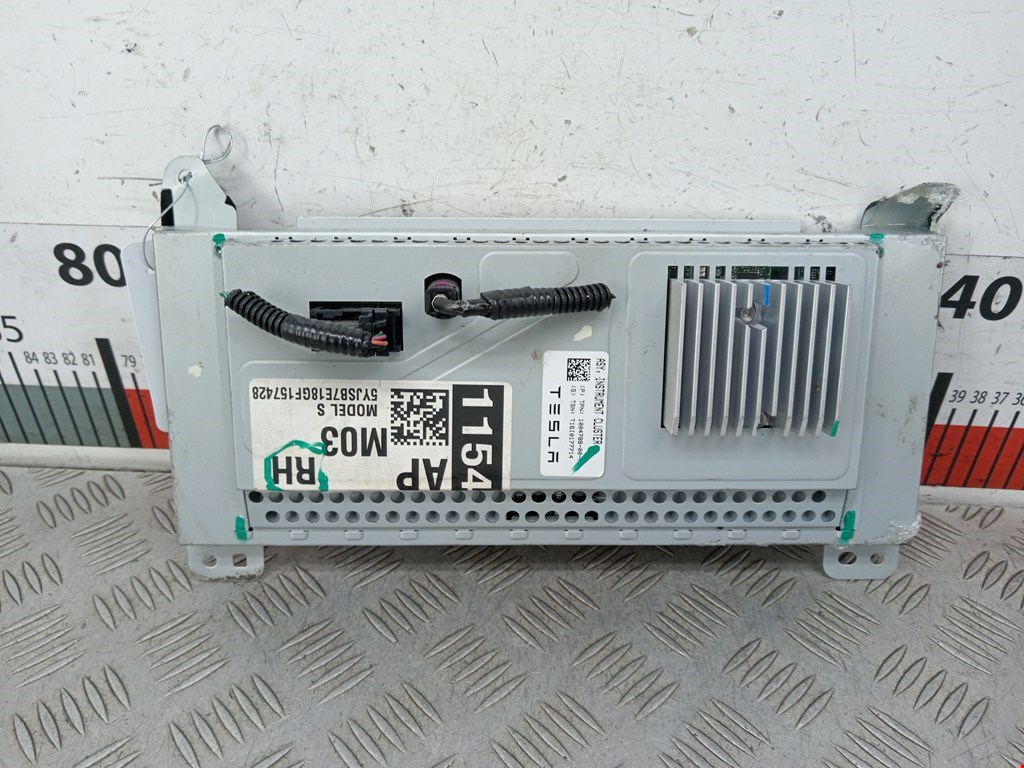 Панель приборов (щиток) TESLA Model S I 2012-н.в.