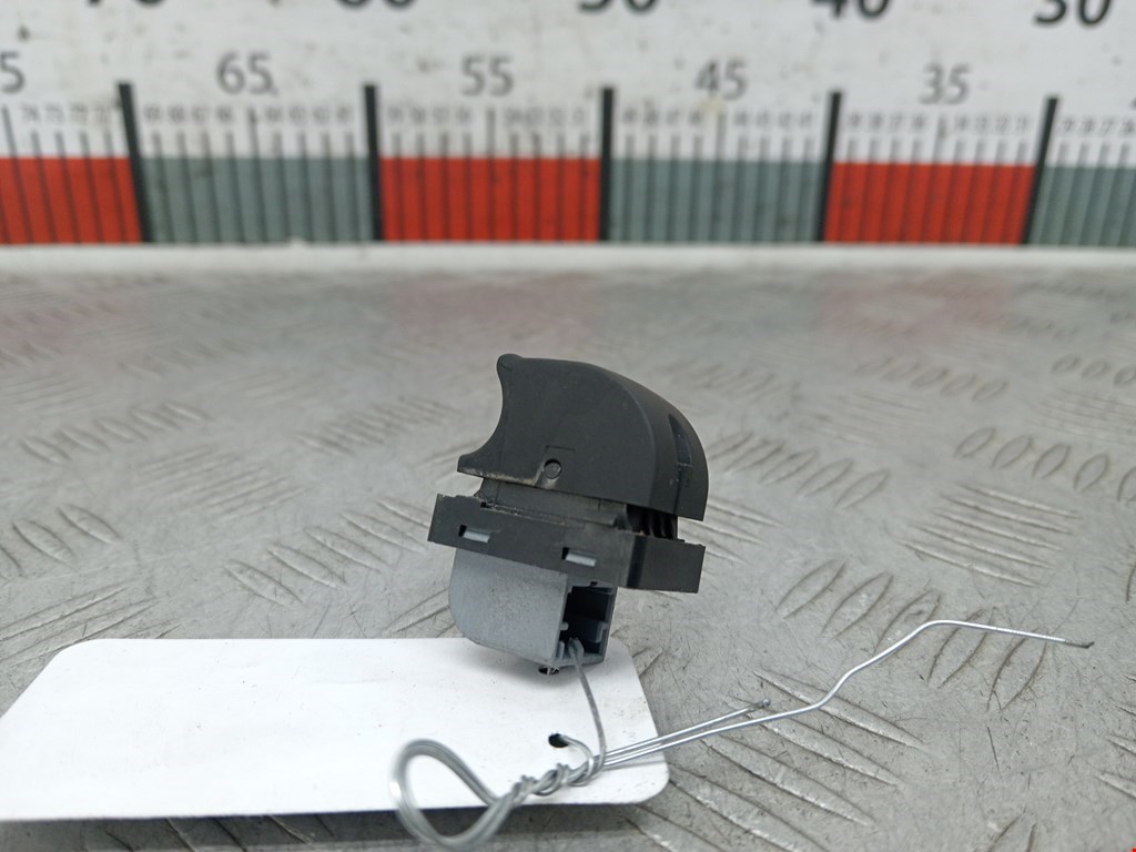 Кнопка стеклоподъемника AUDI Q7 I 2006-2015