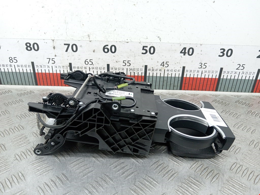 Подстаканник TESLA Model S I 2012-н.в.