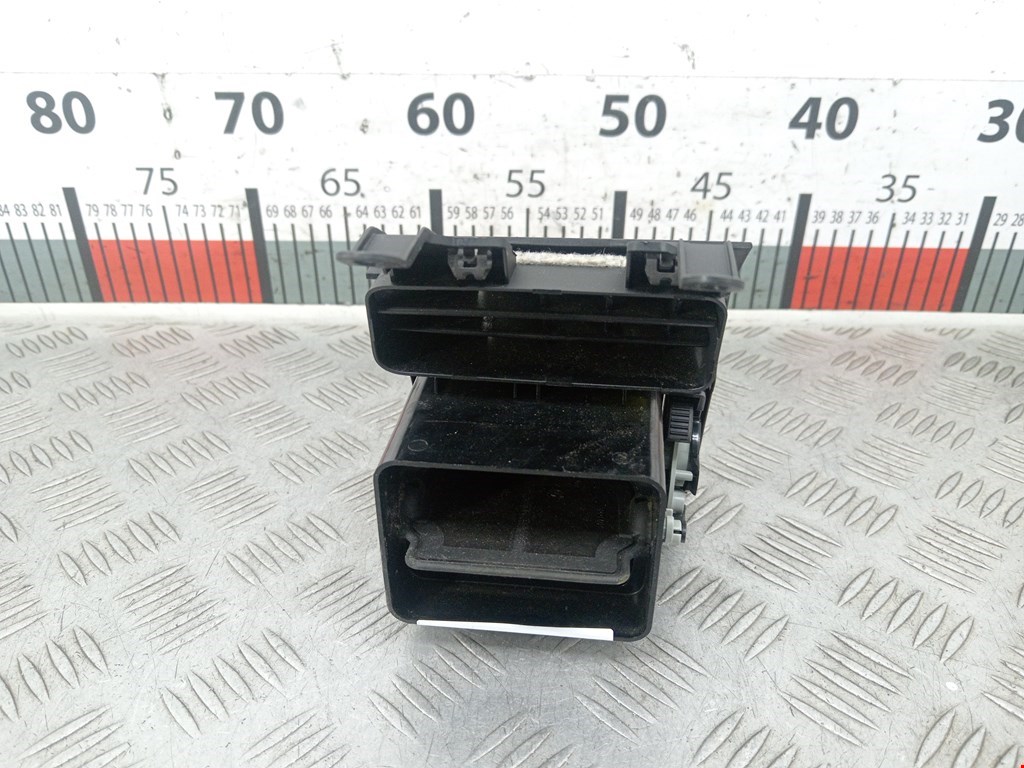 Дефлектор воздушный VOLKSWAGEN Touran 2003-2010