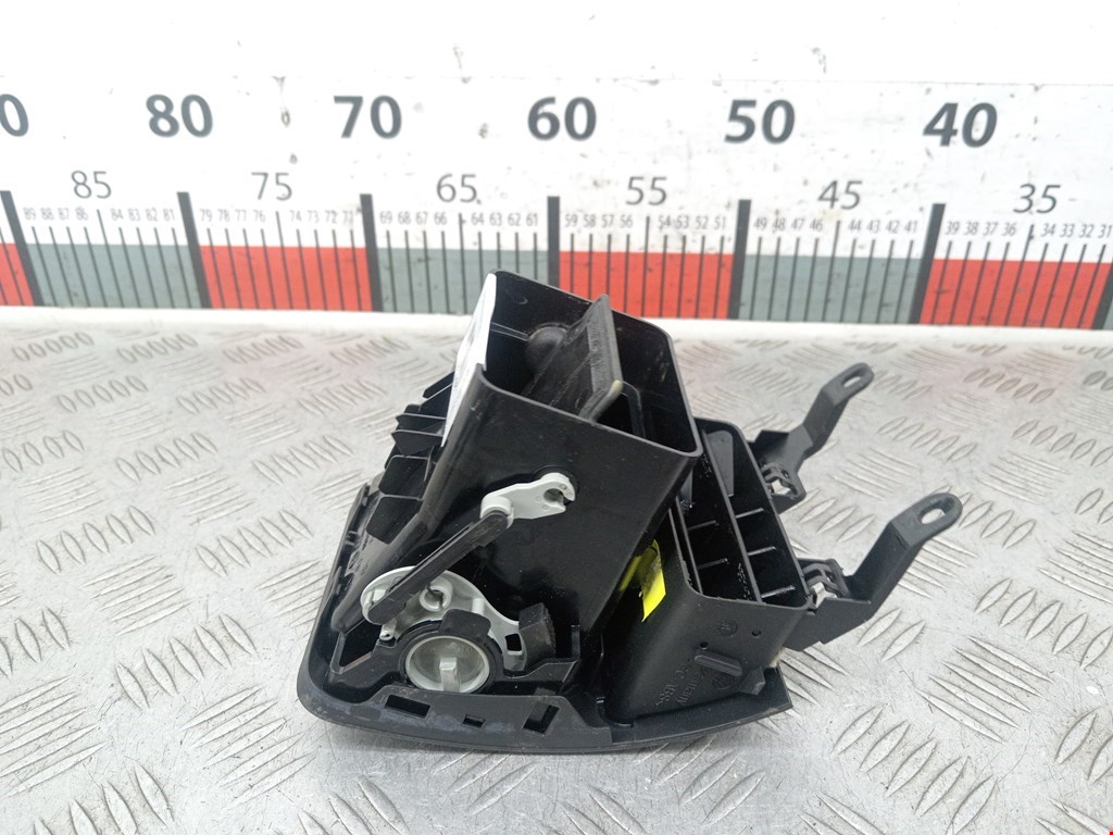 Дефлектор воздушный VOLKSWAGEN Touran 2003-2010