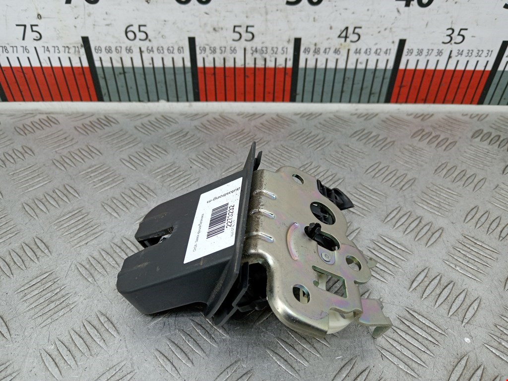 Замок багажника (крышки двери) AUDI Q7 I 2006-2015