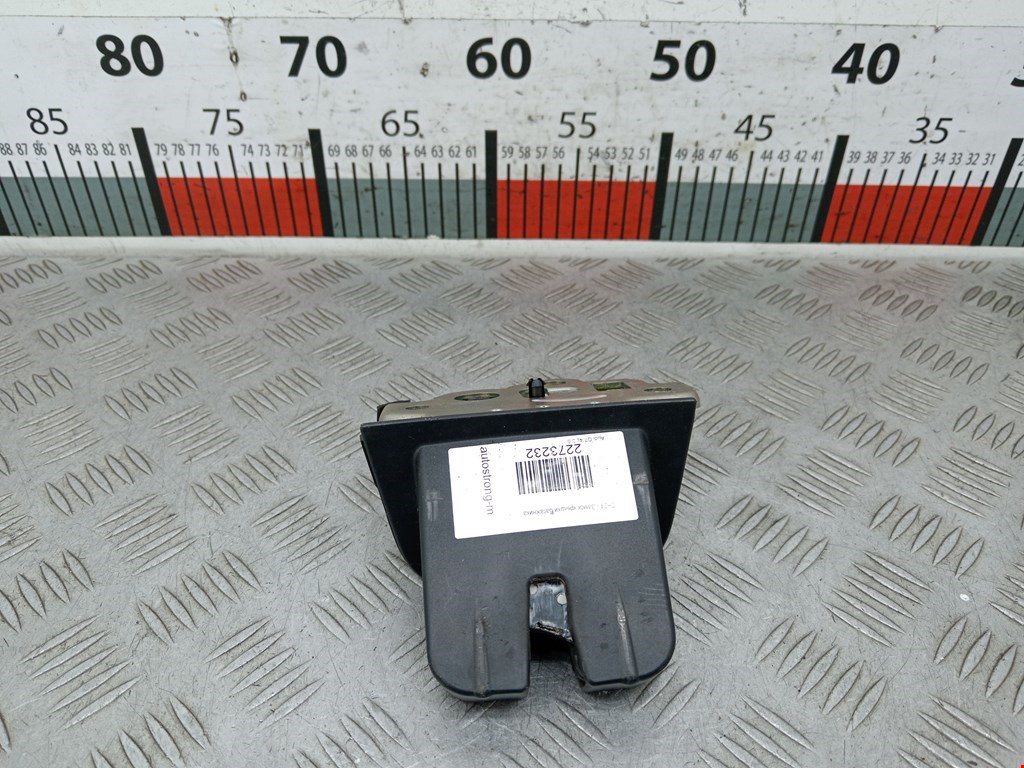 Замок багажника (крышки двери) AUDI Q7 I 2006-2015