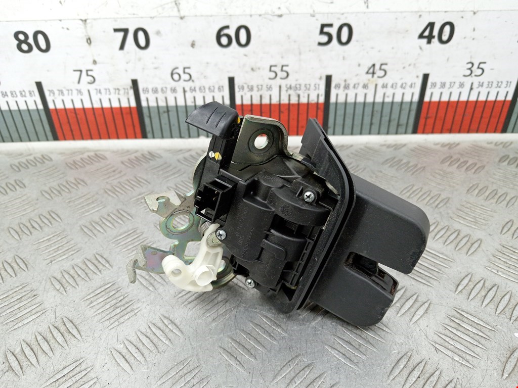 Замок багажника (крышки двери) AUDI Q7 I 2006-2015