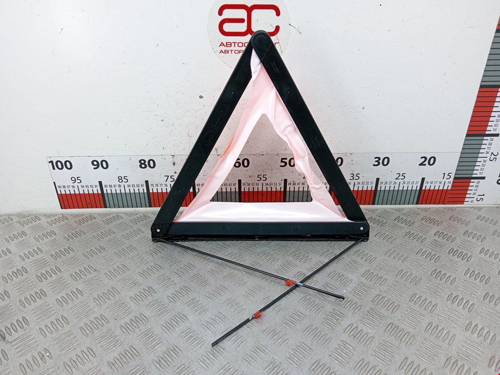 Знак аварийной остановки AUDI Q7 I 2006-2015