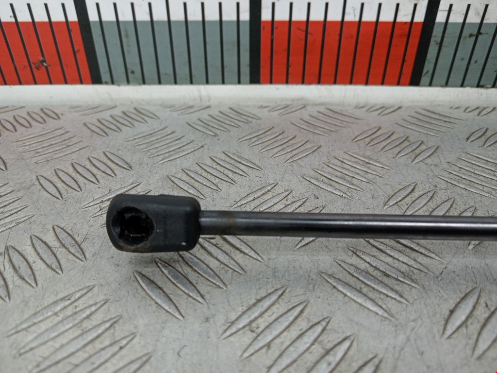 Амортизатор крышки (двери) багажника AUDI Q7 I 2006-2015