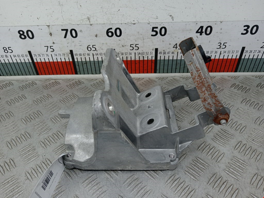 Кронштейн полуоси Volkswagen Caddy 3 (2004-2015)