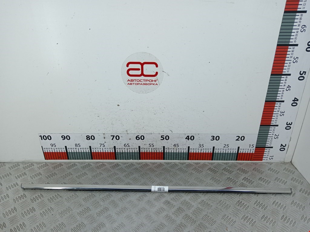 Накладка (молдинг) двери задней левой Infiniti QX70 (2013-2019)