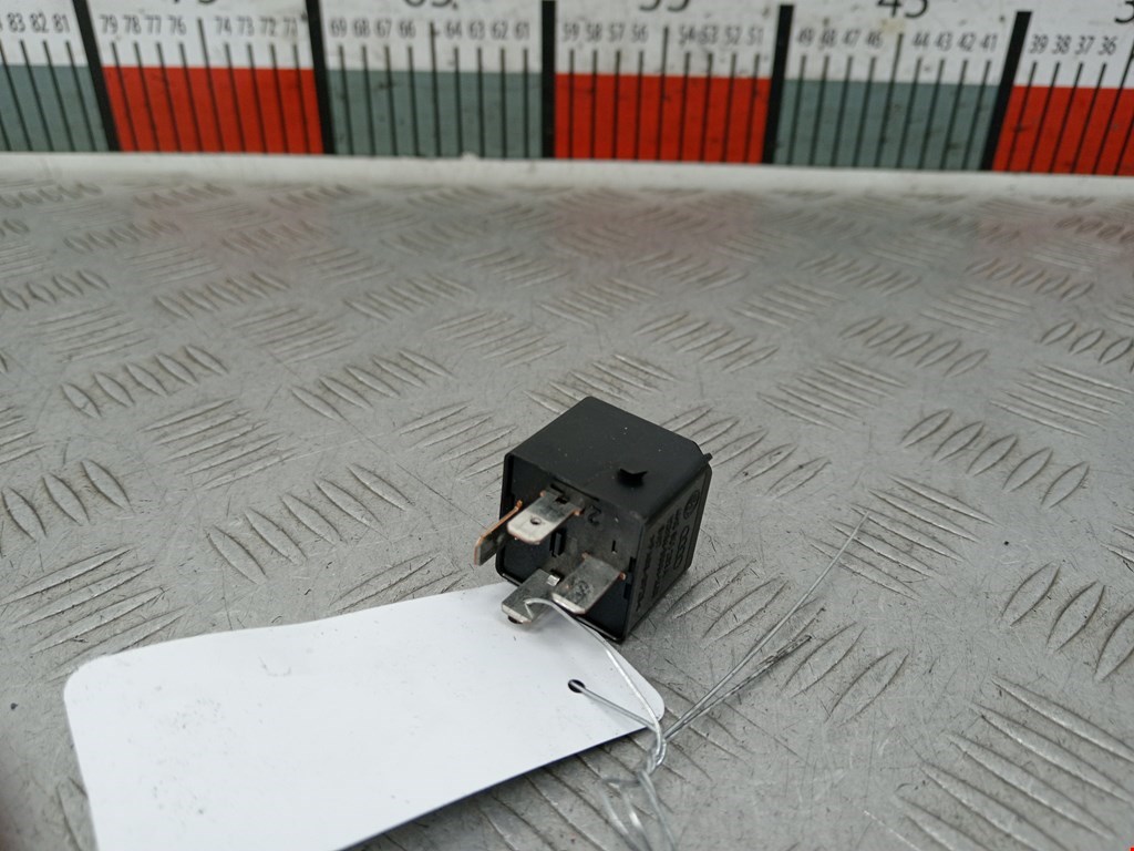 Реле VOLKSWAGEN Touran 2003-2010