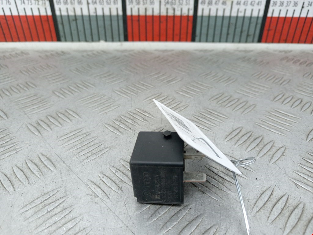 Реле VOLKSWAGEN Touran 2003-2010