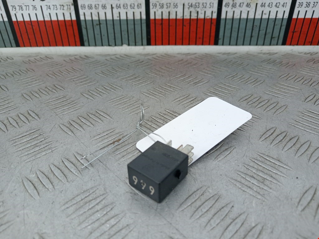 Реле VOLKSWAGEN Touran 2003-2010