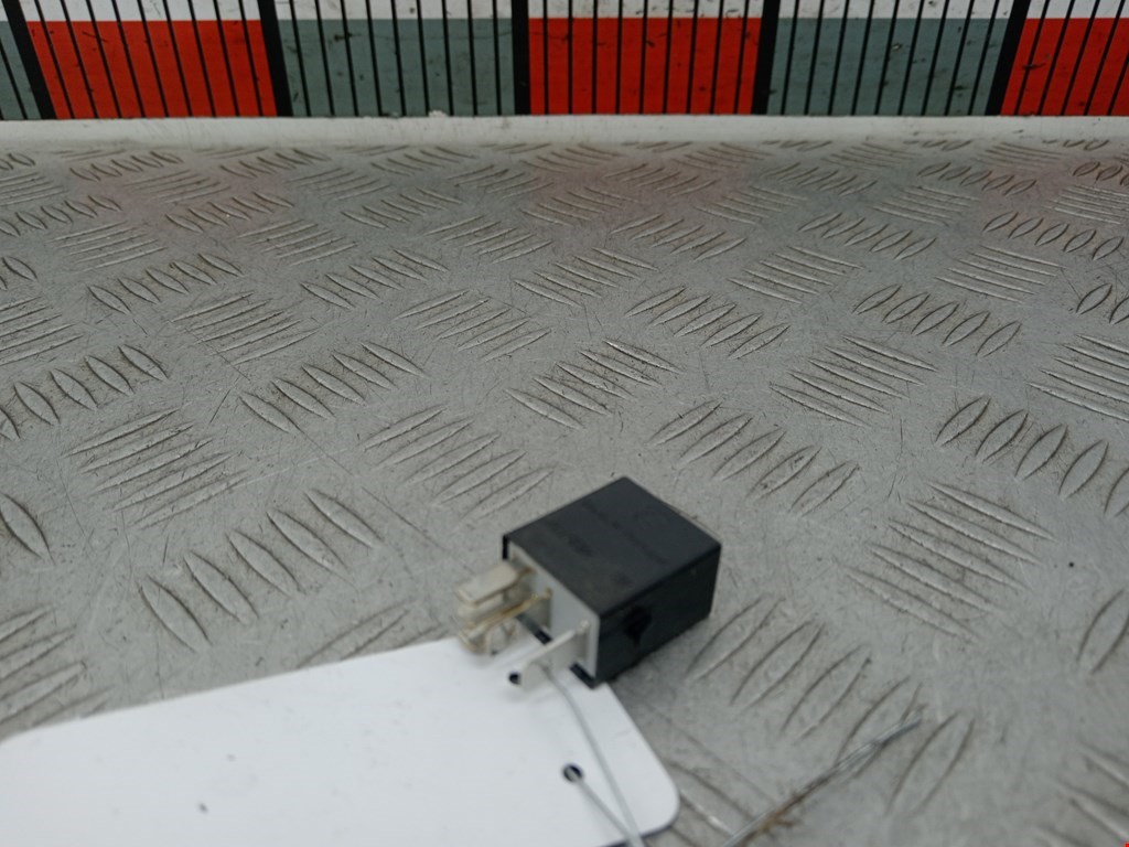 Реле VOLKSWAGEN Touran 2003-2010